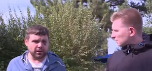 В центре Симферополя байкер избил журналиста: 