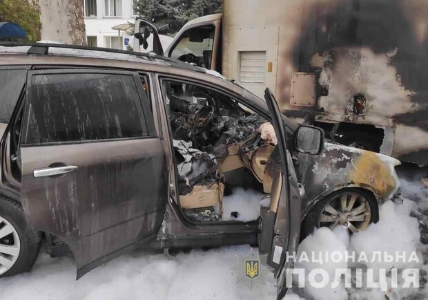 Под Одессой сгорела машина таможенника Фото: Нацполиция