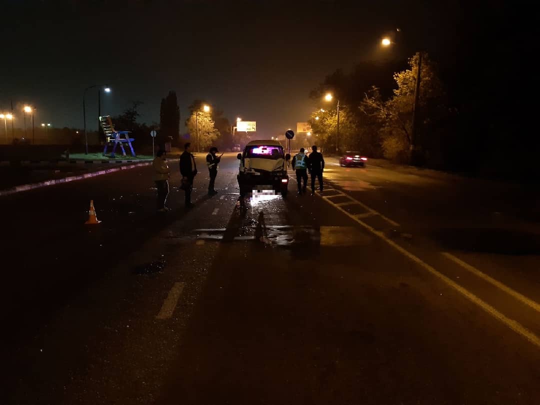 На Овидиопольской дороге водитель сбил двух пешеходов. Фото полиции