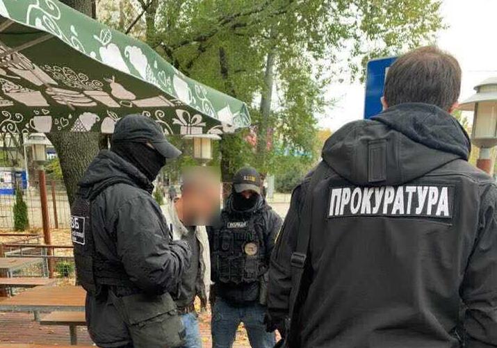 В Одессе мужчина организовал разбойное нападение на шефа