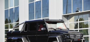 Как раз для наших дорог: по Одессе ездят уникальные внедорожники