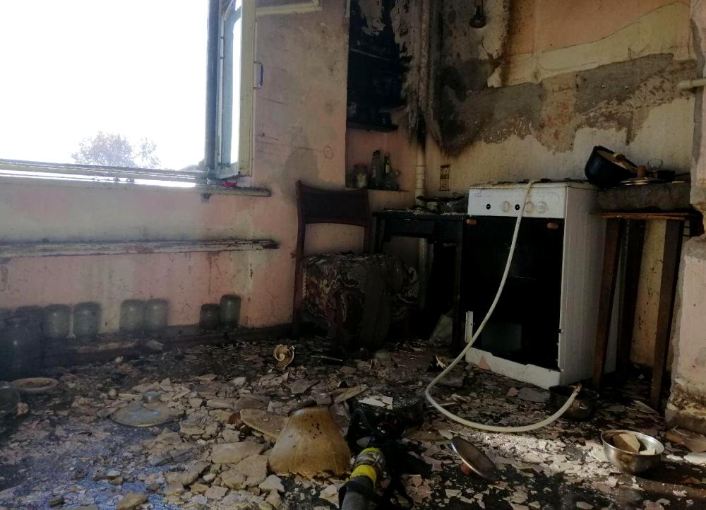 На Спиридоновской чуть не взорвался жилой дом. Фото: ГСЧС