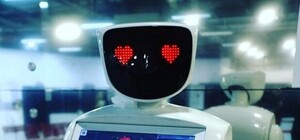 Влюбится в тебя и угадает мысли:  в Харькове проходит масштабная выставка роботов