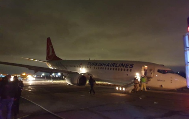 Одесситка рассказала, что творилось внутри сломанного самолета Фото очевидцев