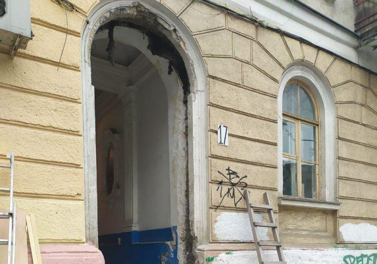 Реставрация дверей в Одессе Фото: Анатолий Изотов
