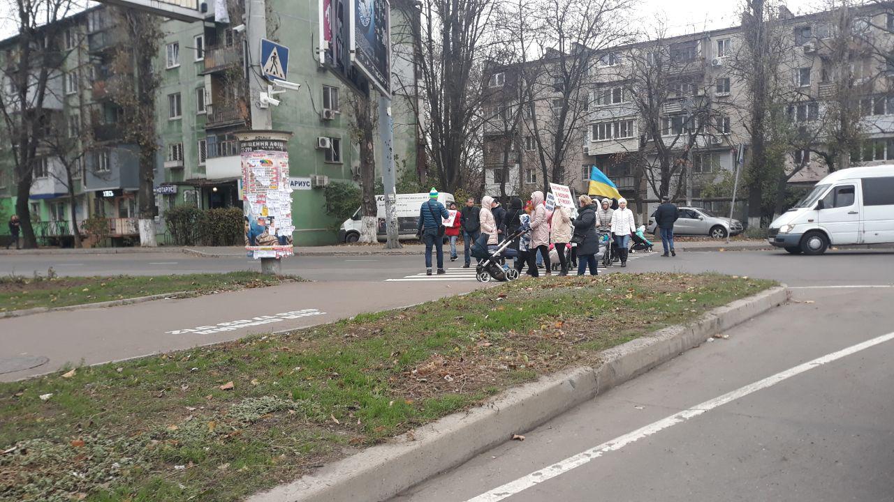 Одесситы перекрыли дорогу возле площади Толбухина Фото: КЕКС
