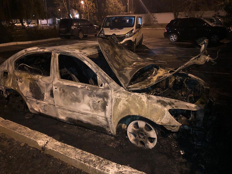 В Одессе сожгли машину главного таможенника: видео