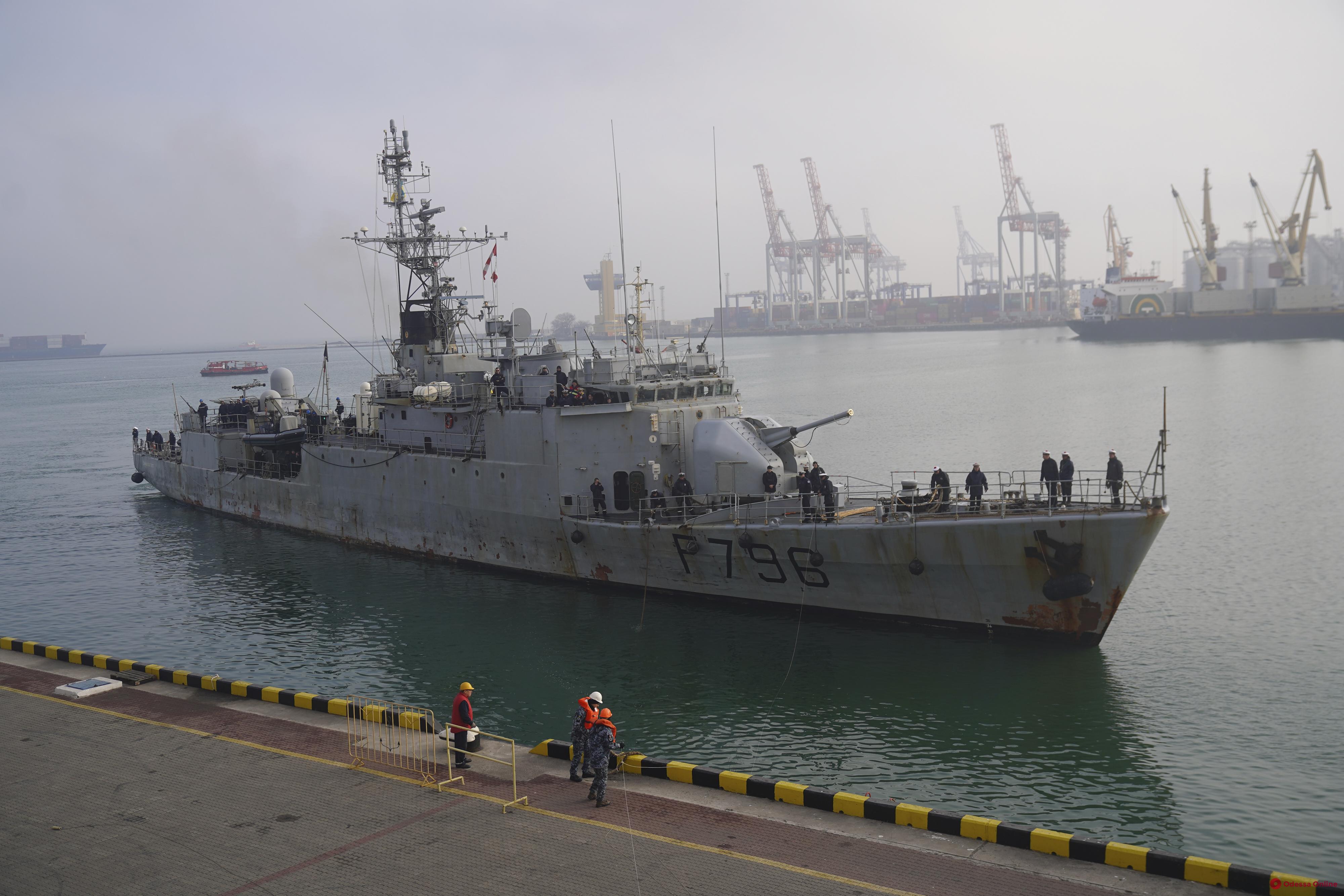 В Одесском порту гостит французский военный корабль  Фото: Odessa.online
