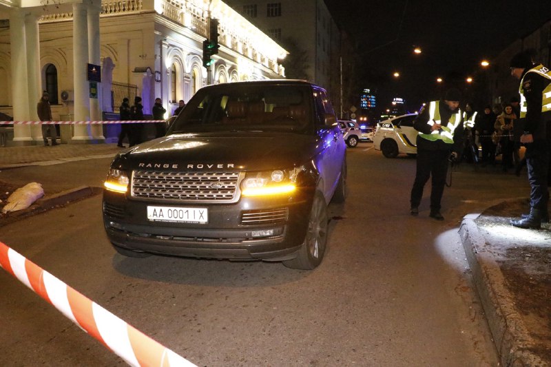 Новость - События - В центре Киева неизвестные расстреляли джип бизнесмена. Погиб ребенок (Обновляется)