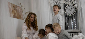 Милота: одесская пятерня поучаствовала в трогательной фотосессии