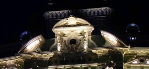 Дождались: дом Руссова почти готов и его подсветили