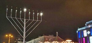 Получи ответ: почему в центре горят свечи