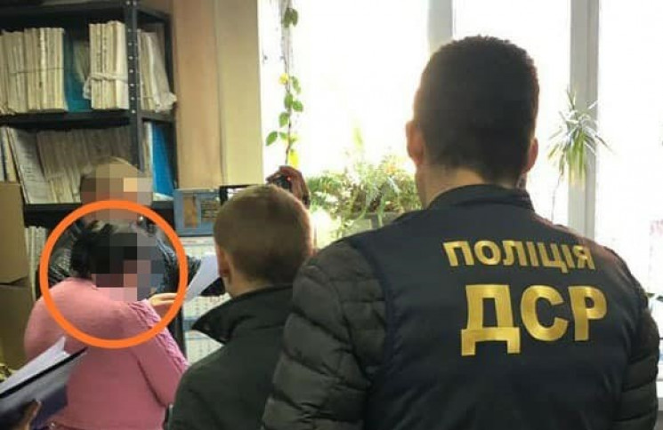 Одесская чиновница попалась на взятке Фото: Нацполиция