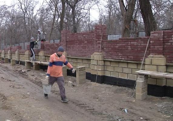 В Одесском зоопарке строят новый вход Фото: UA: Одеса