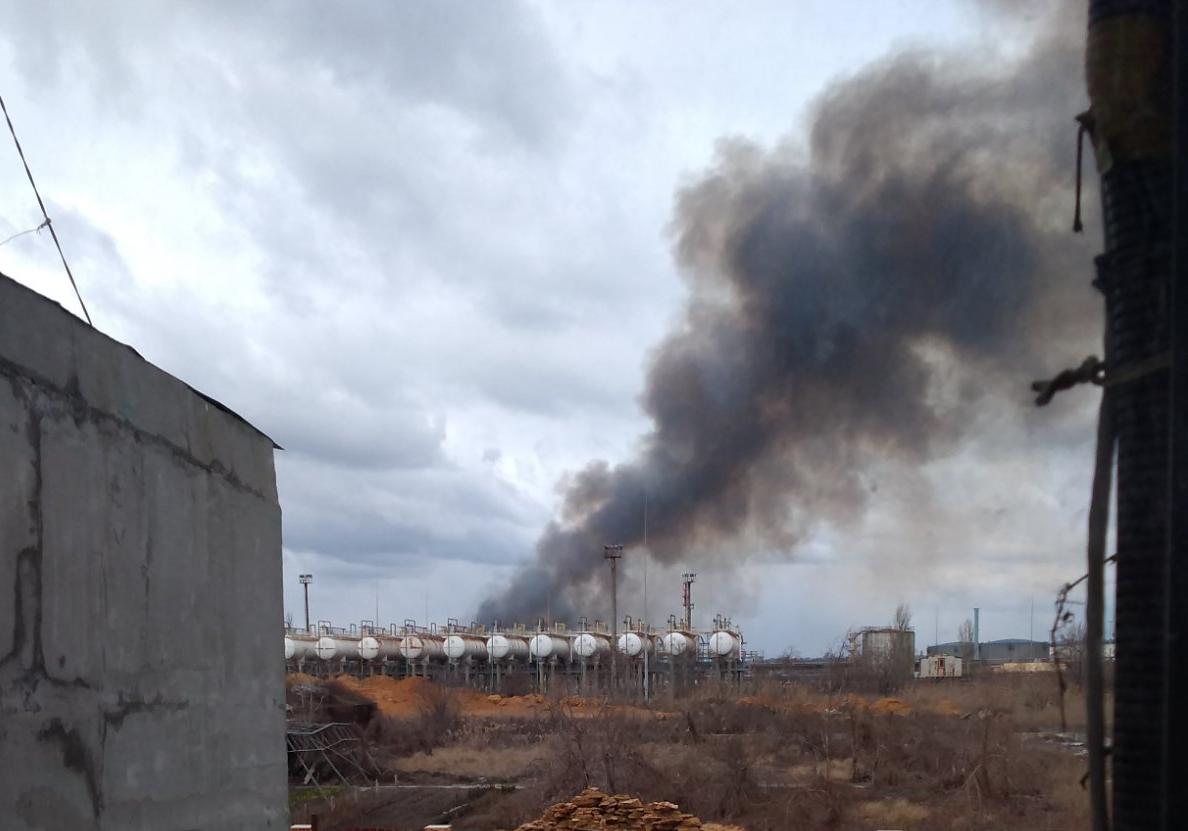 В районе Большевика снова пожар: в центре жалуются на запах гари. Фото читателей Vgorode