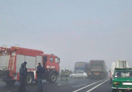 На трассе Одесса-Киев столкнулись автомобили и автобус (видео)