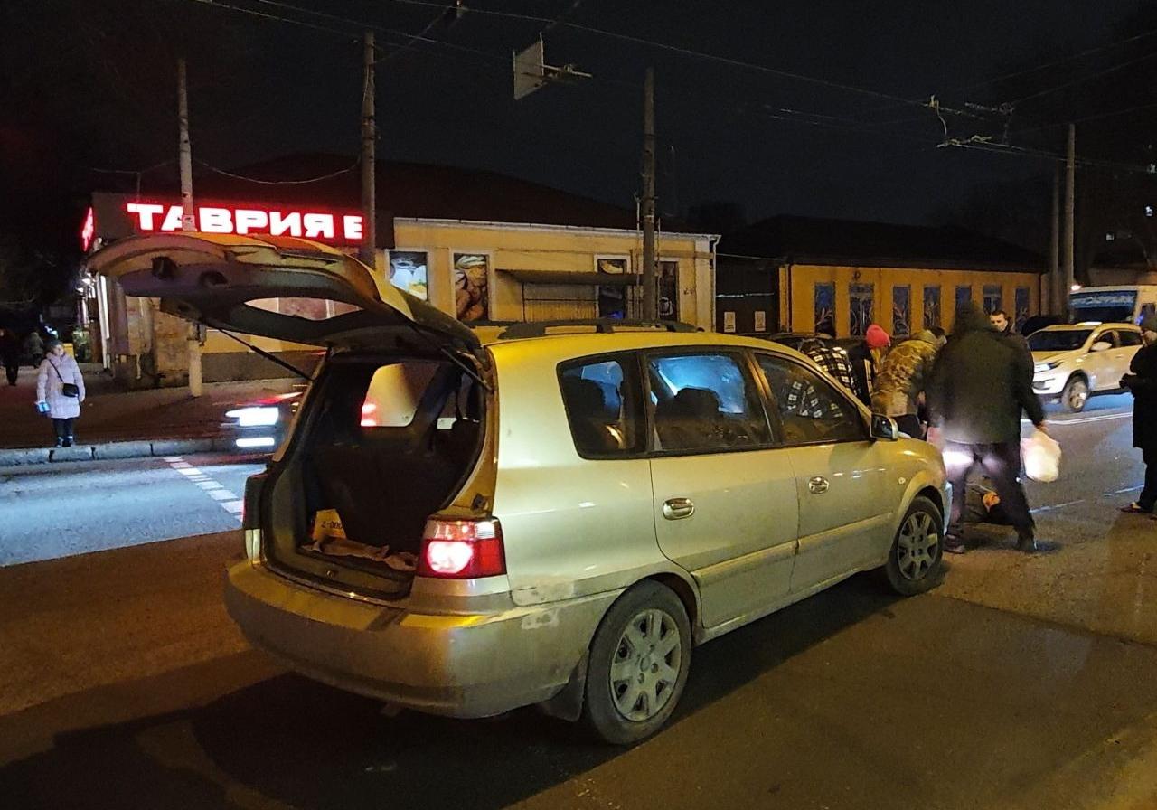На Молдаванке автомобиль сбил женщину на пешеходном переходе Фото: УСИ