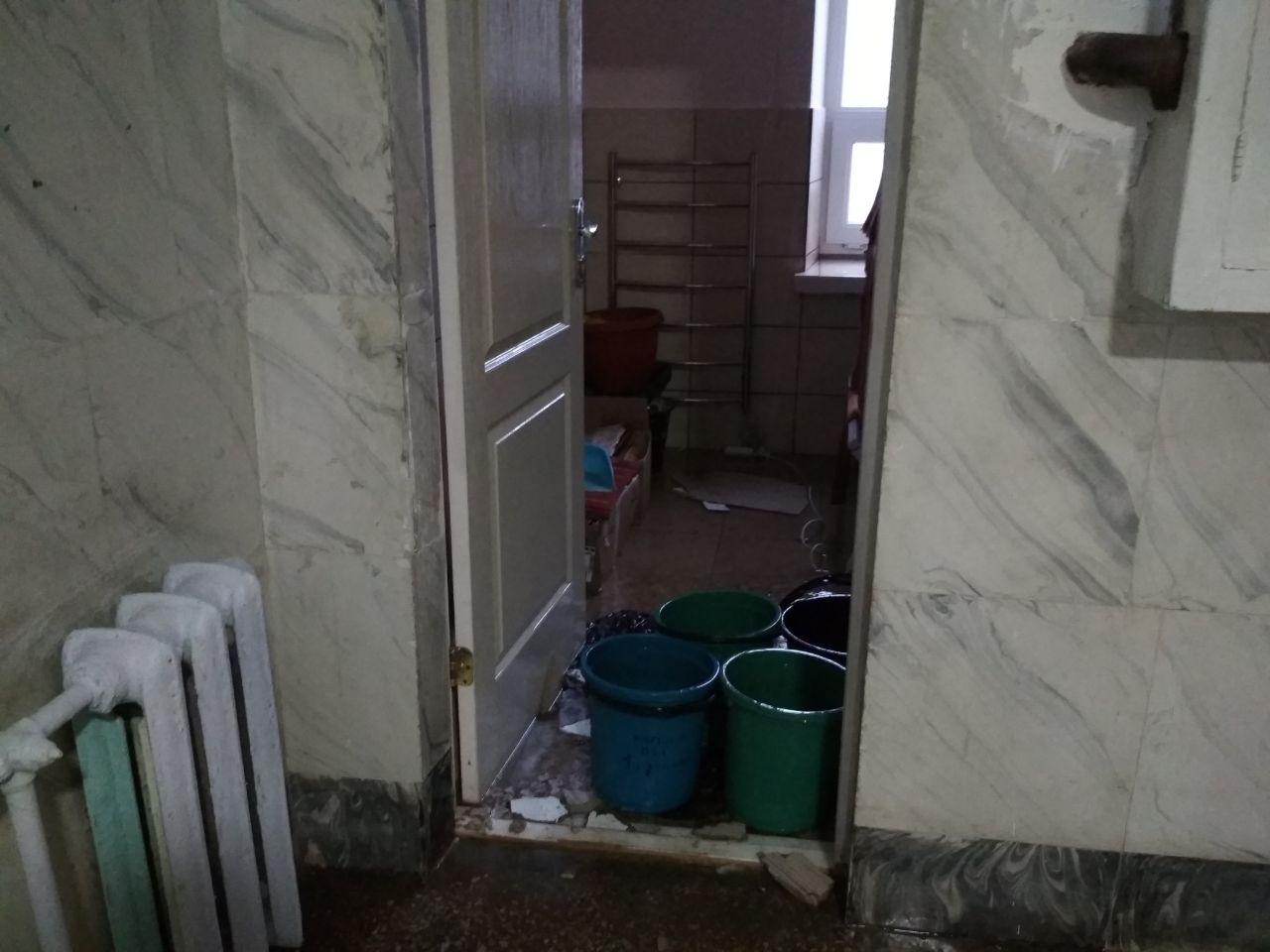 Поликлинику на Малиновского затопило Фото: Александра Дедюлина 