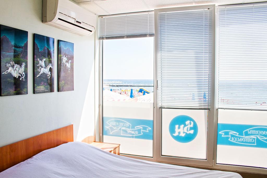 Strong Hotel Фото: booking