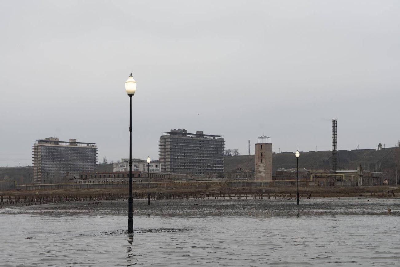 Куяльник с фонарями. Фото: “Изоляция"