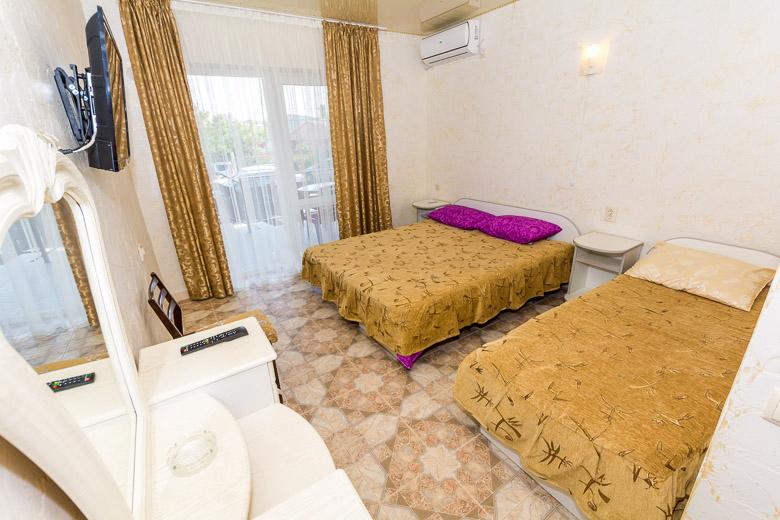 Zatoka Hotel Irina Фото: Booking