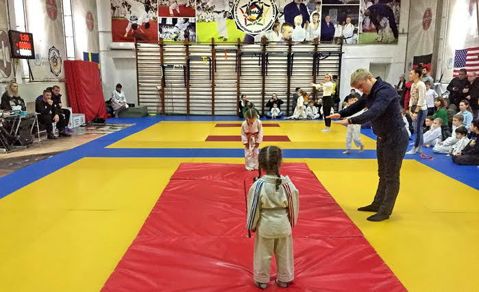 Возле Пищевой академии сносят спортивный клуб. Фото: "Культурометр"