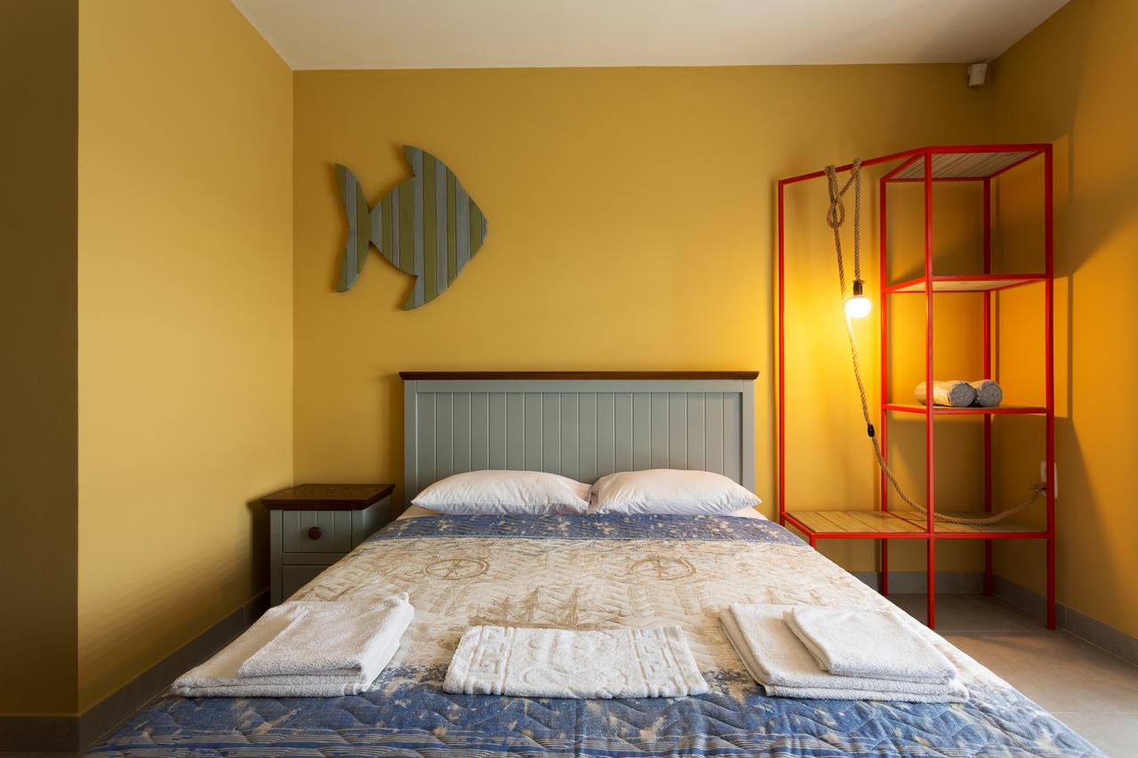 Комплекс Маяк із власним пляжиком