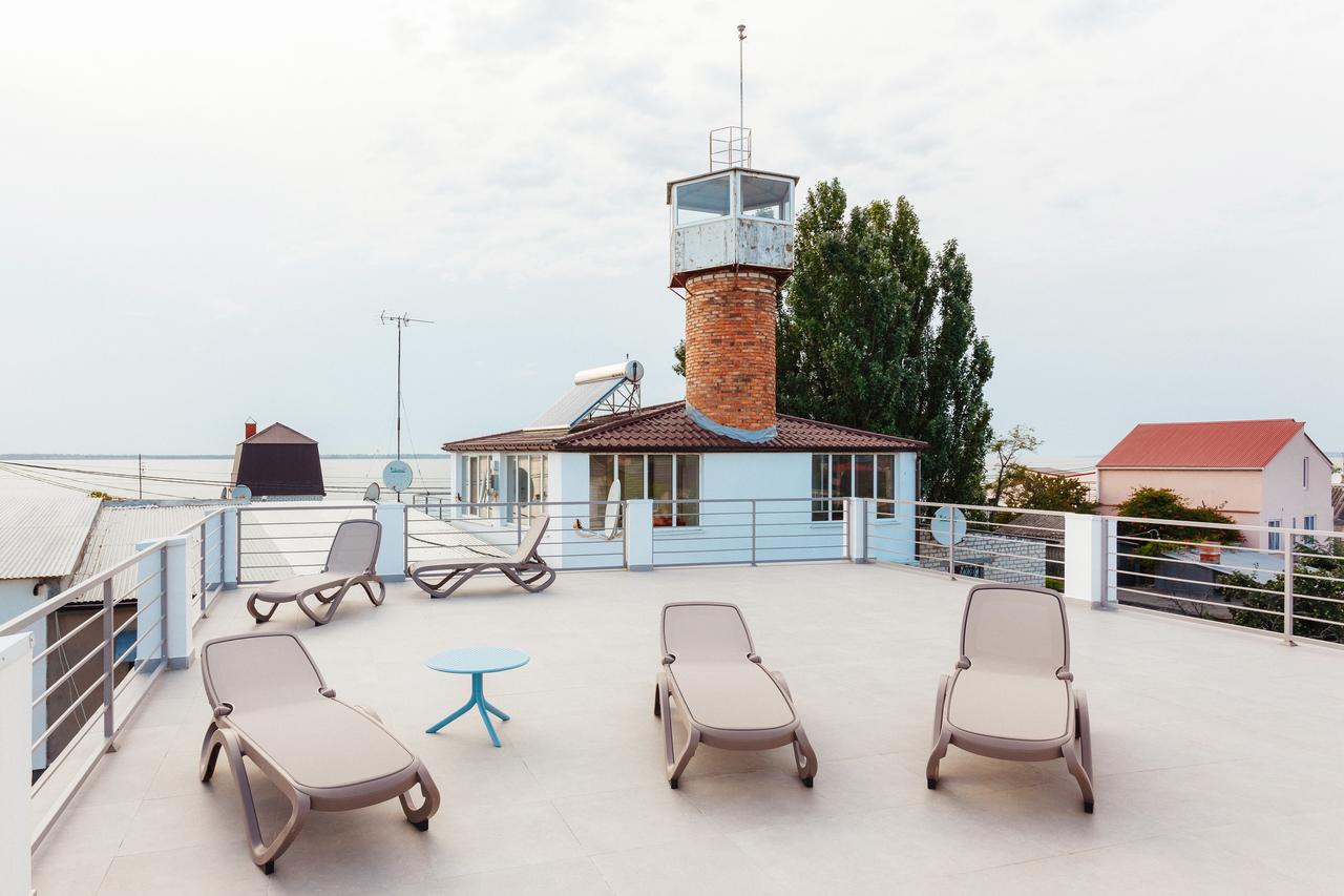 Комплекс Маяк із власним пляжиком