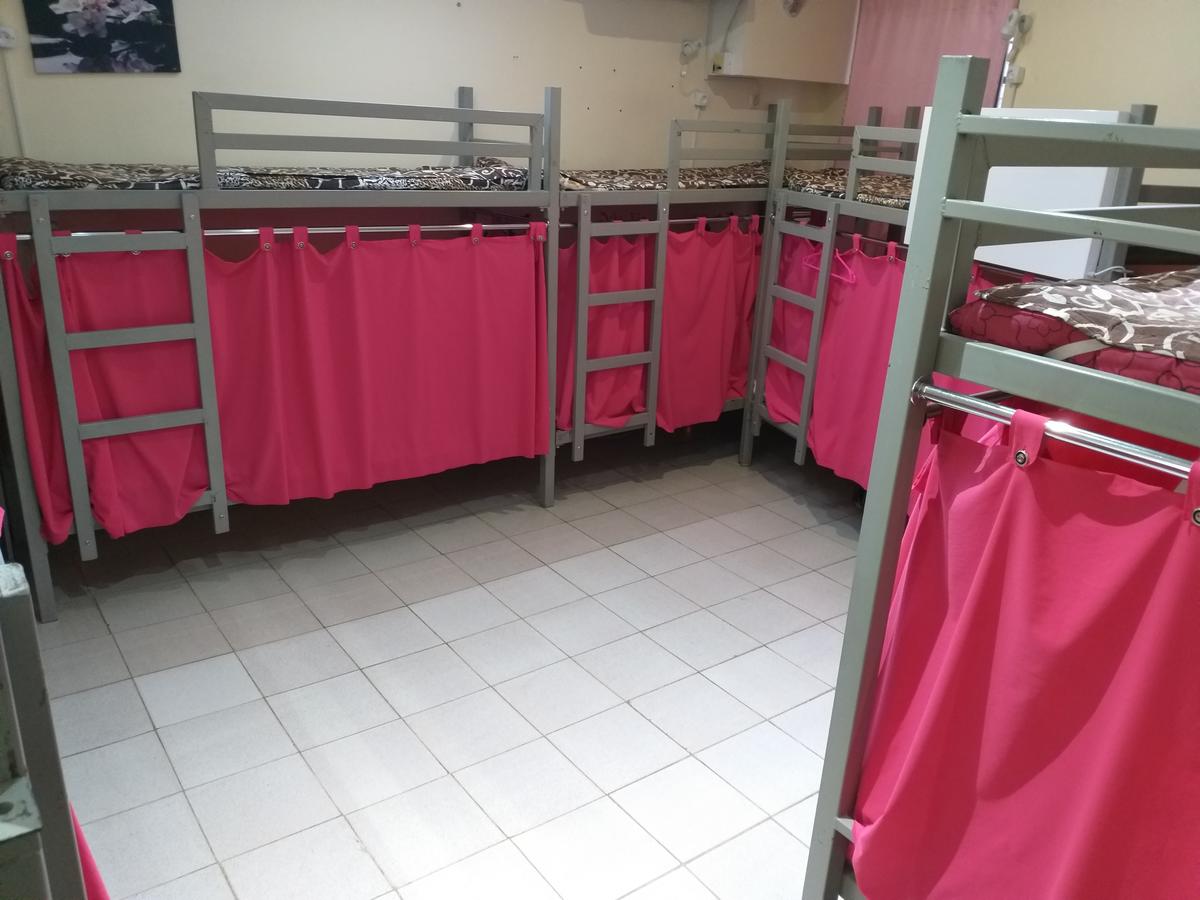 DAY & NIGHT Фото: Booking