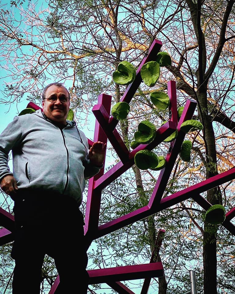 Скульптура в Греческом парке. Фото Михаила Ревы