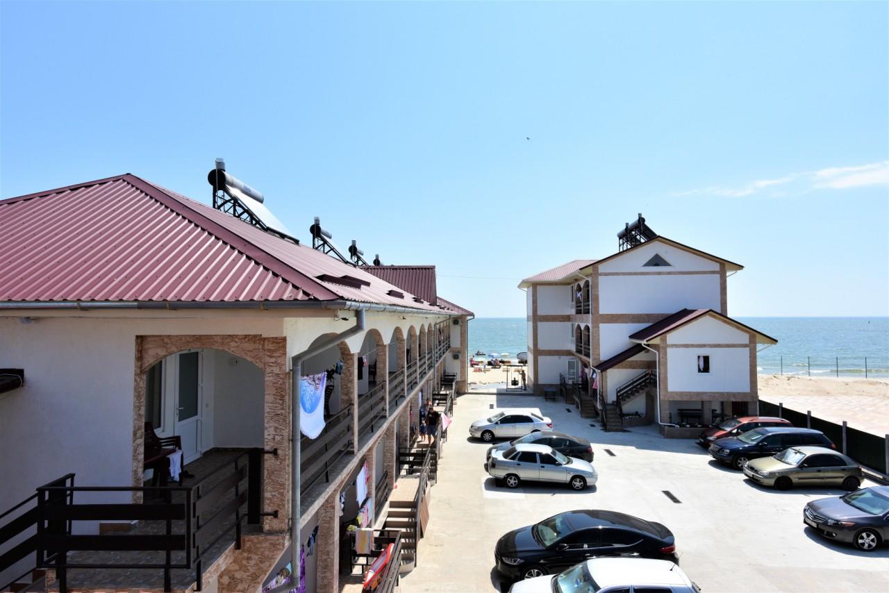 Zatoka Hotel Irina Фото: Booking
