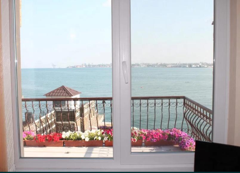 Дом в море. фото: ОЛХ