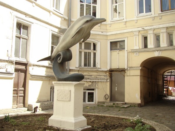 Дельфин на Торговой. Фото: richtor-br.livejournal