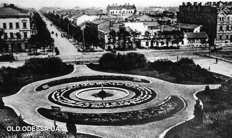 В перспективу уходит Пушкинская улица, Свято-Ильинской церкви еще нет. Фото: viknaodessa