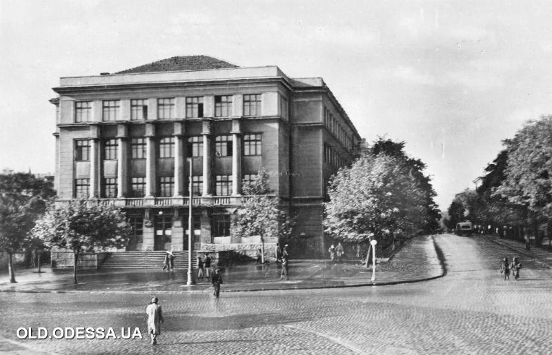 №121 I-III ступеней с углубленным изучением иностранных языков. Фото: viknaodessa