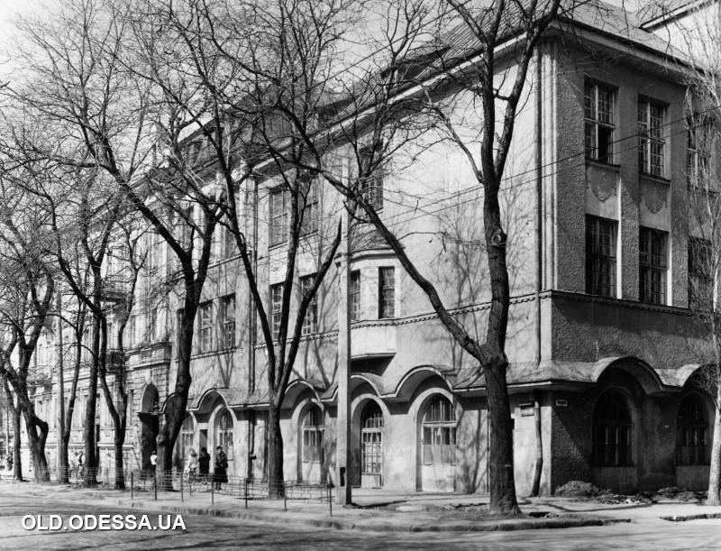 Одесса, улица Толстого, 30. 1980-е годы. Источник: viknaodessa.od.ua