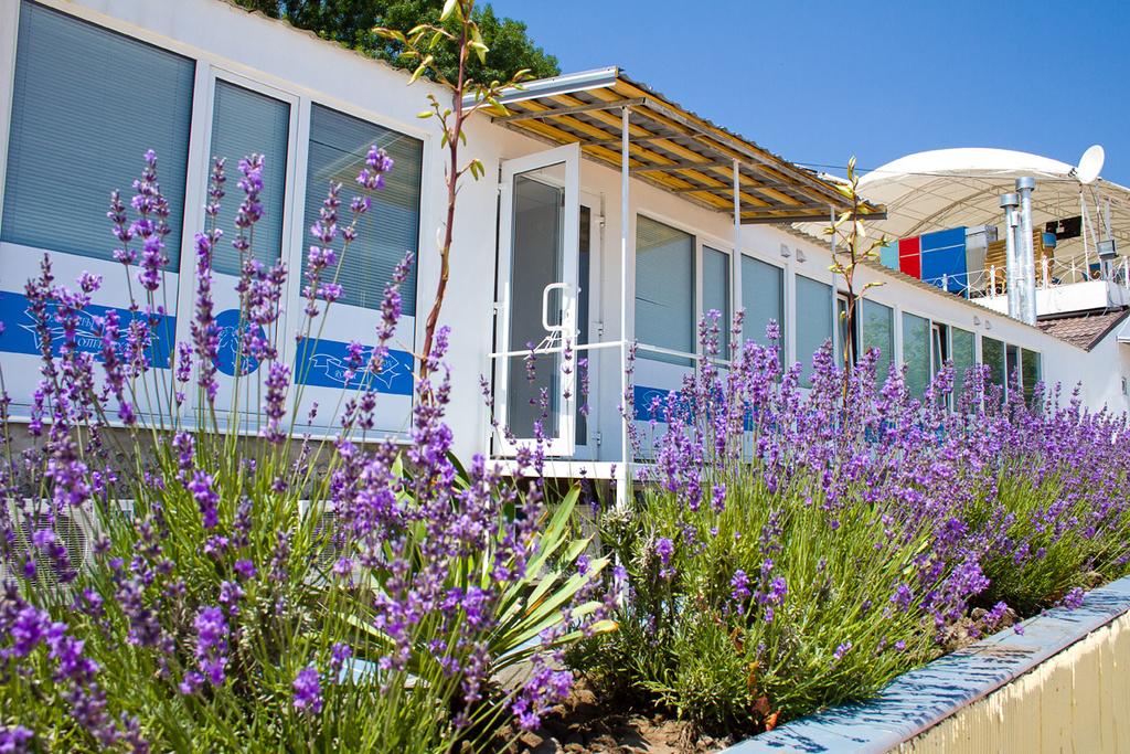 Strong Hotel Фото: booking