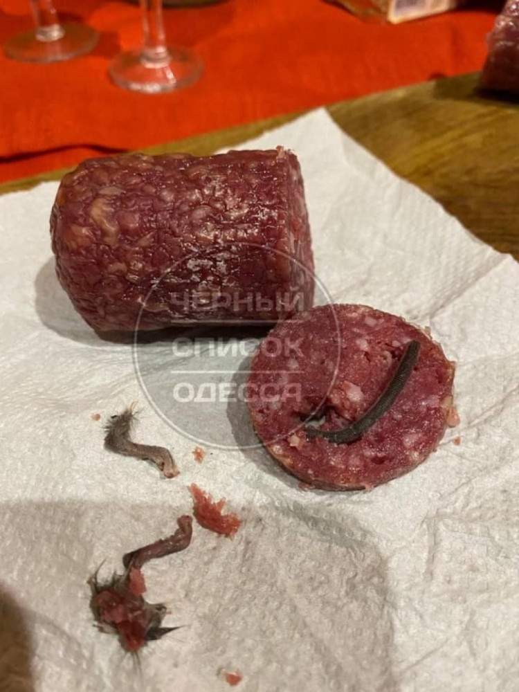 Колбаса с крысой. Фото: Черный список Одесса