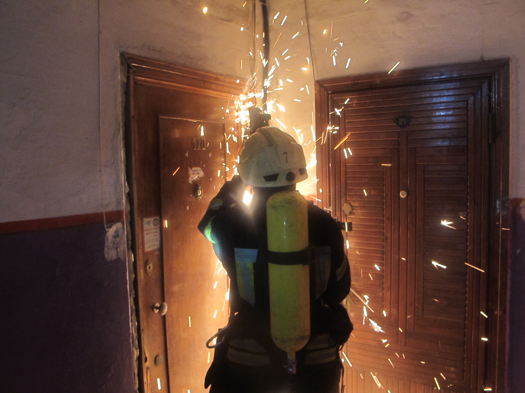 Пожар на Королева. Фото: ГСЧС