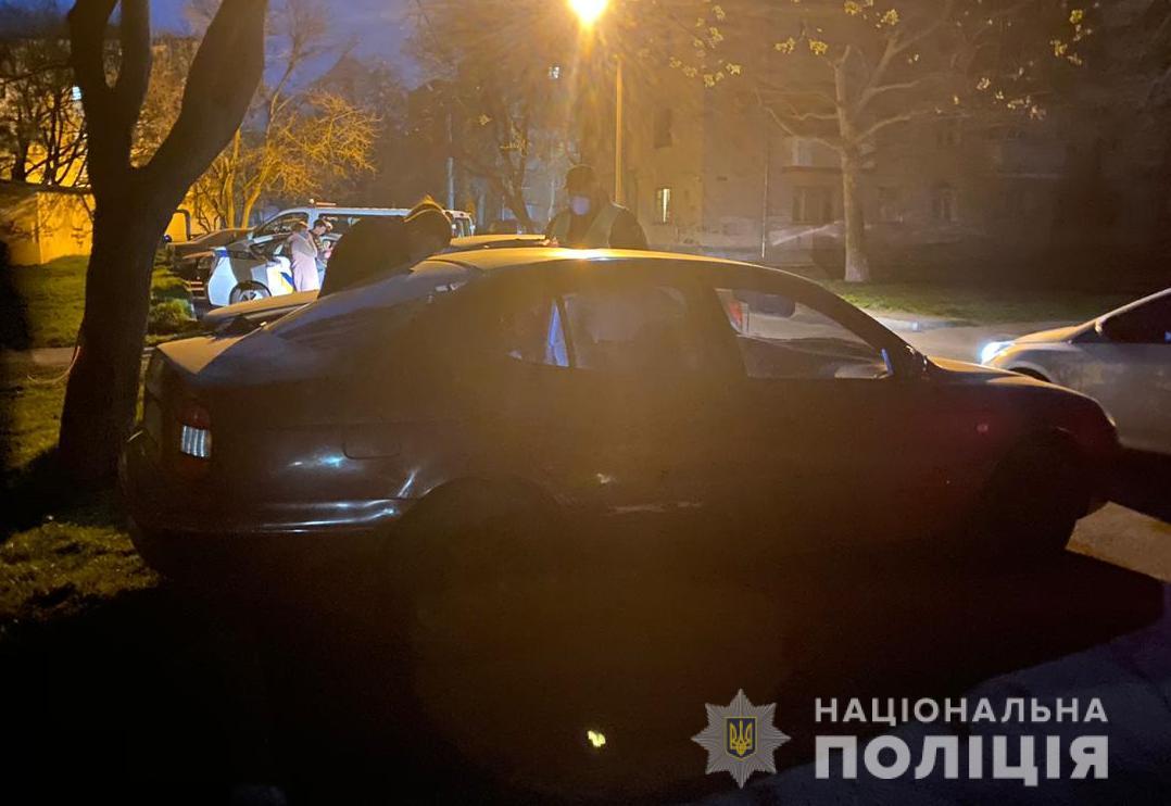 В Одессе мужчина поджог дверь квартиры в многоэтажке 