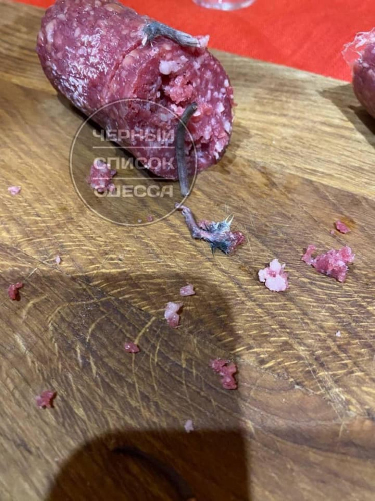 Колбаса с крысой. Фото: Черный список Одесса