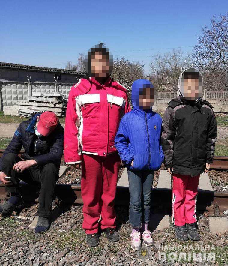 В Одессе полиция изъяла у горе-матери троих детей Фото: Нацполиция