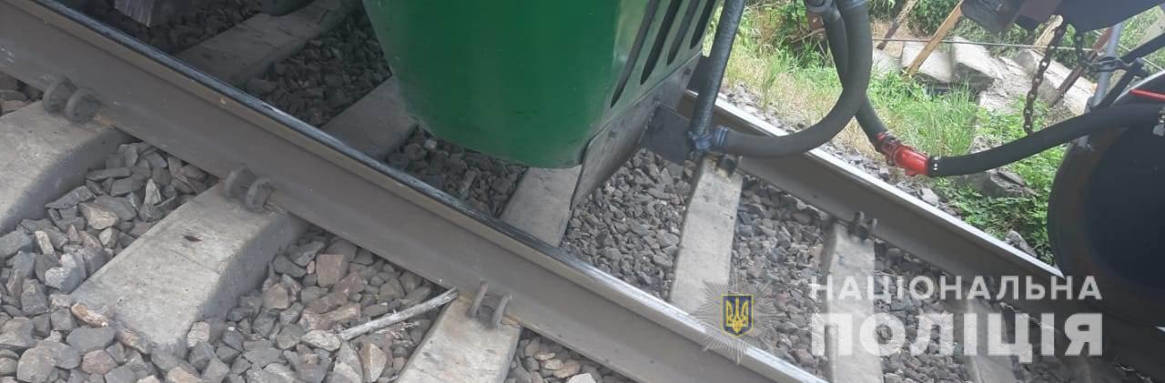 Одессит лег под поезд. Фото Нацполиции