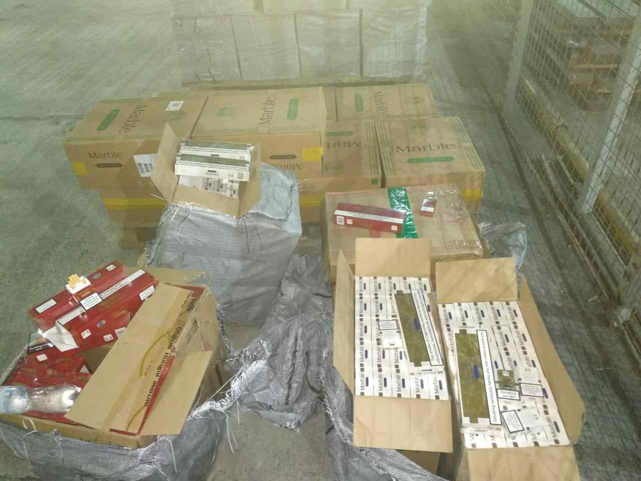 Найденные сигареты. Фото пограничников