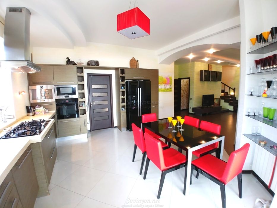 Дом с джакузи и турецкой баней