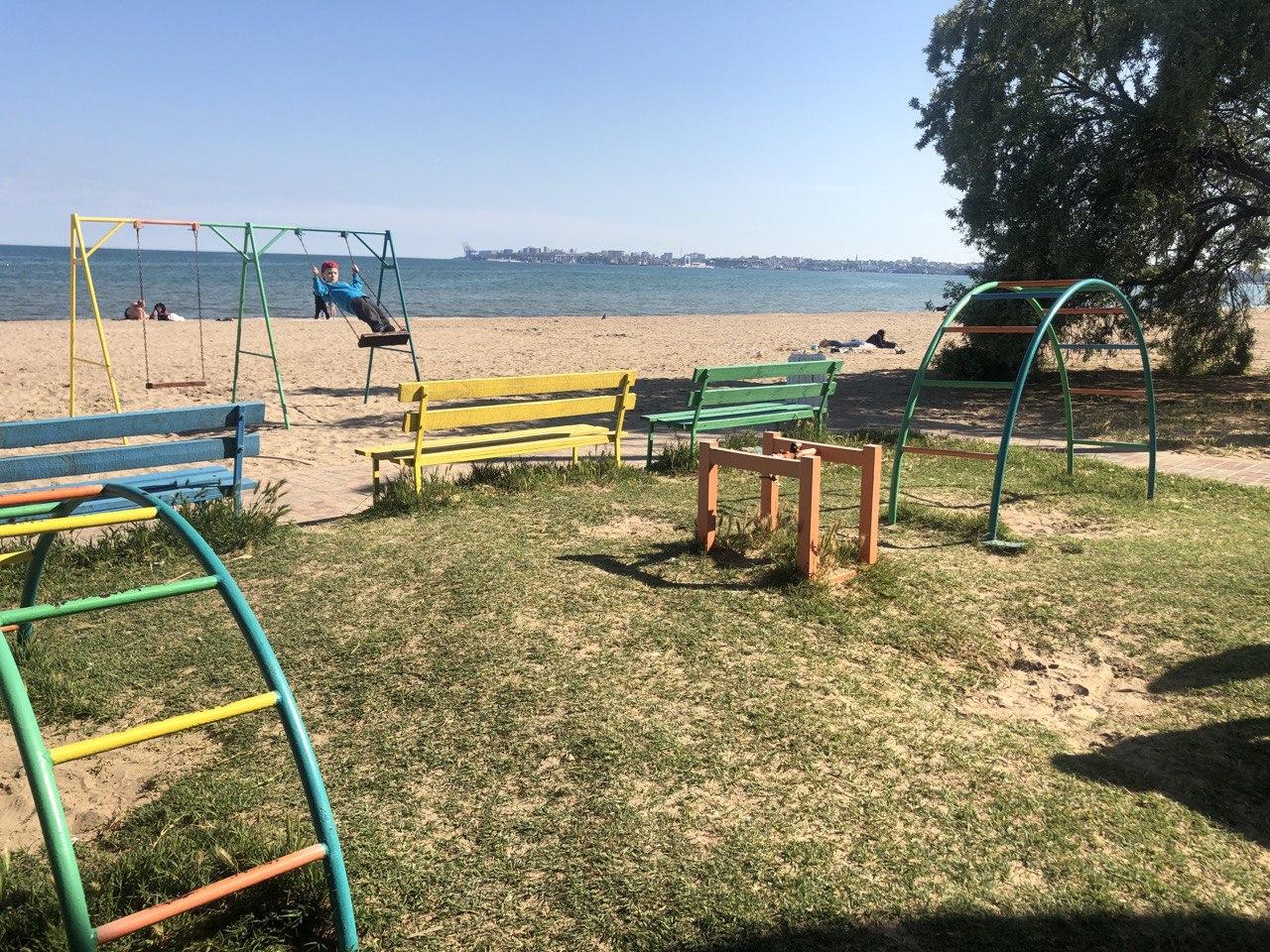 Детская площадка в Лузановке