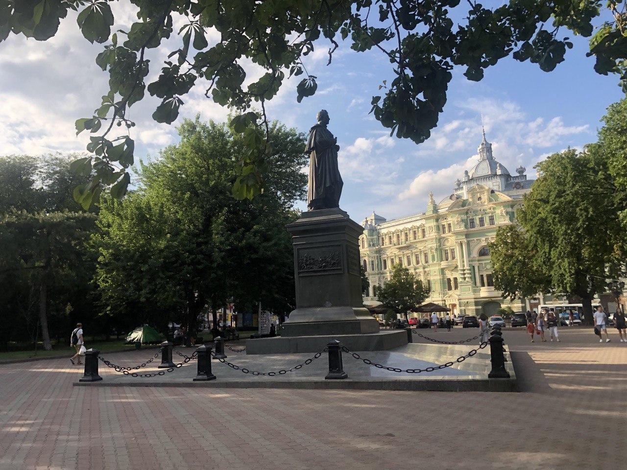 Памятник Михаилу Семеновичу Воронцову