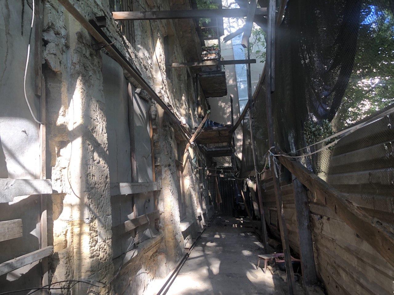 Ветхий дом в Пале Рояль