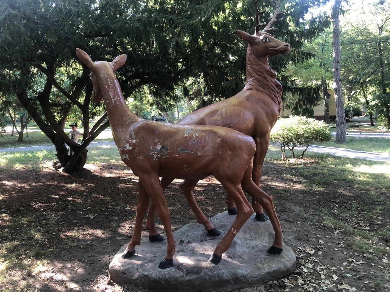 Скульптура "Олени"