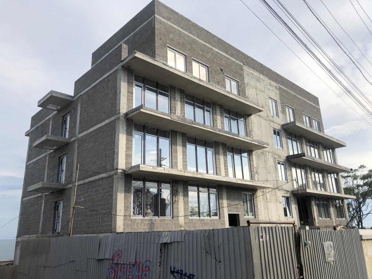 Новострой возле пляжа Фото автора